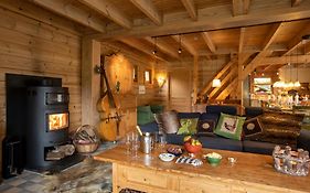 Les Avernas En Bas Romantic Getaway